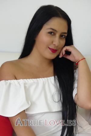 182974 - Angie Daniela Edad: 25 - Colombia