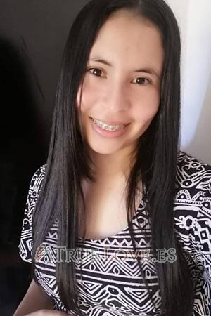 204180 - Arianna Edad: 27 - Colombia