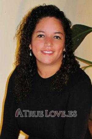 220442 - Laura Age: 44 - Costa Rica