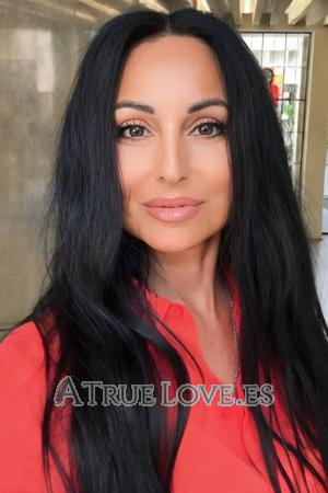 227040 - Olha Edad: 56 - Ucrania