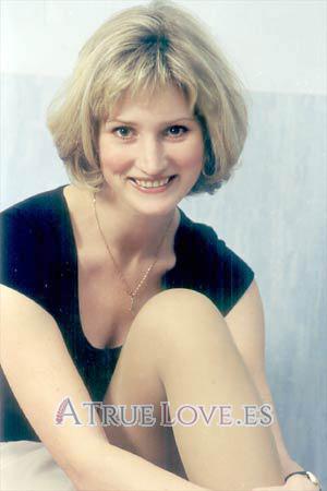 62770 - Elena Edad: 34 - Rusia